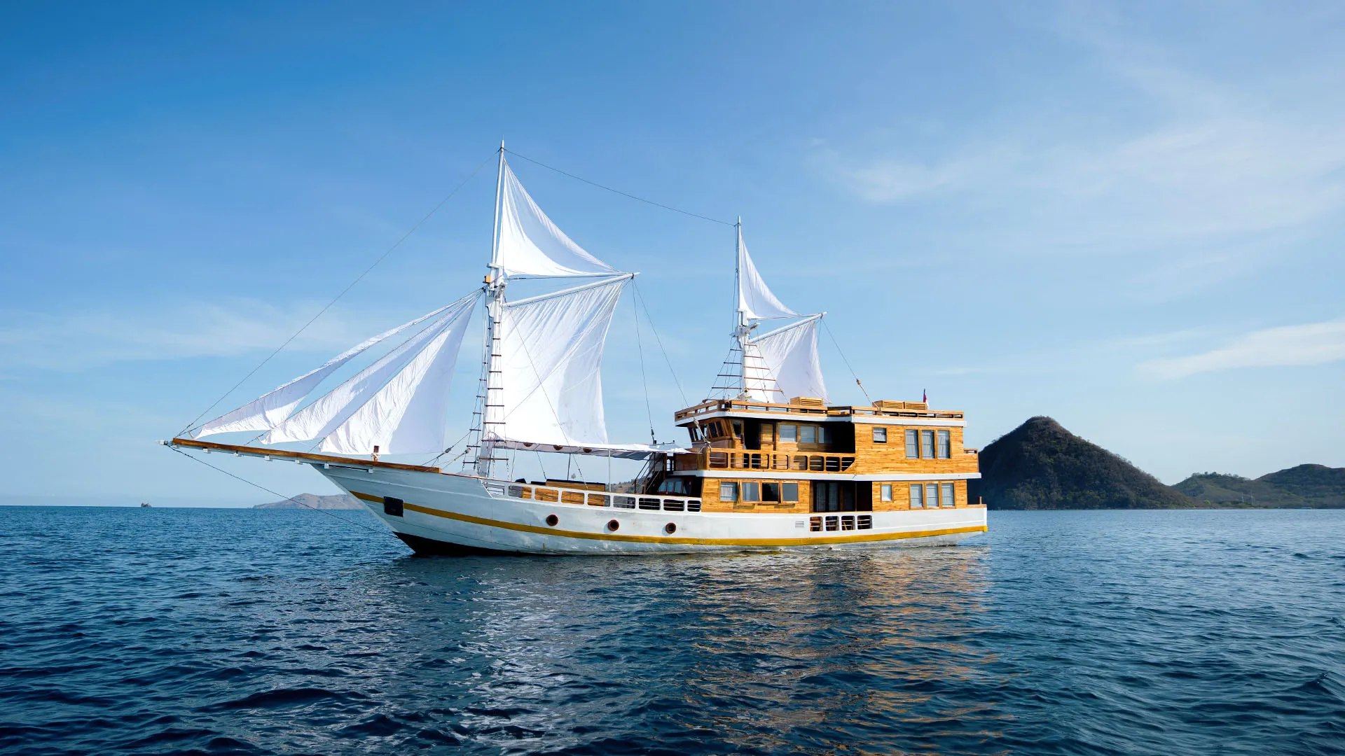 Barakati Cruises|Kadatua Room_Brakati Cruises|Kadatua Room_Deluxe_Brakati Cruises|Bathroom_Bonelalo Room_Deluxe_Barakati Cruises|Bonelalo Room_Barakati Cruises|Bonelalo Room_Deluxe_Barakati Cruises|Balcony_Nirwana Room_Barakati Cruises|Bathroom_Nirwana Room_Barakati Cruises|Nirwana Room_Barakati Cruises|Nirwana Room_Deluxe_Barakati Cruises|Balcony_Wakatobi Room_Master_Barakati Cruises|Bathroom_Wakatobi Room_Master_Barakati Cruises|Wakatobi Room_Barakati Cruises|Wakatobi Room_Master Cabin_Barakati Cruises|Wakatobi Room_Master_Barakati Cruises|Balcony_Walilo Room_Barakati Cruises|Balcony_Walilo Room_Master_Barakati Cruises|Bathroom_WaliloRoom_Master_Barakati Cruises|Walilo Room_Barakati Cruises|Walilo Room_Master_Barakati Cruises|Barakati Cruises|Barakati Cruises|Barakati Pinisi|Barakati Pinisi|Barakati Pinisi|Indoor Dining Area_Barakati Cruises|Outdoor Area_Barakati Cruises|Outdoor Dining Area_Barakati Cruises|Outdoor Dining Area_Barakati Cruises|Steering Room_Barakati Cruises