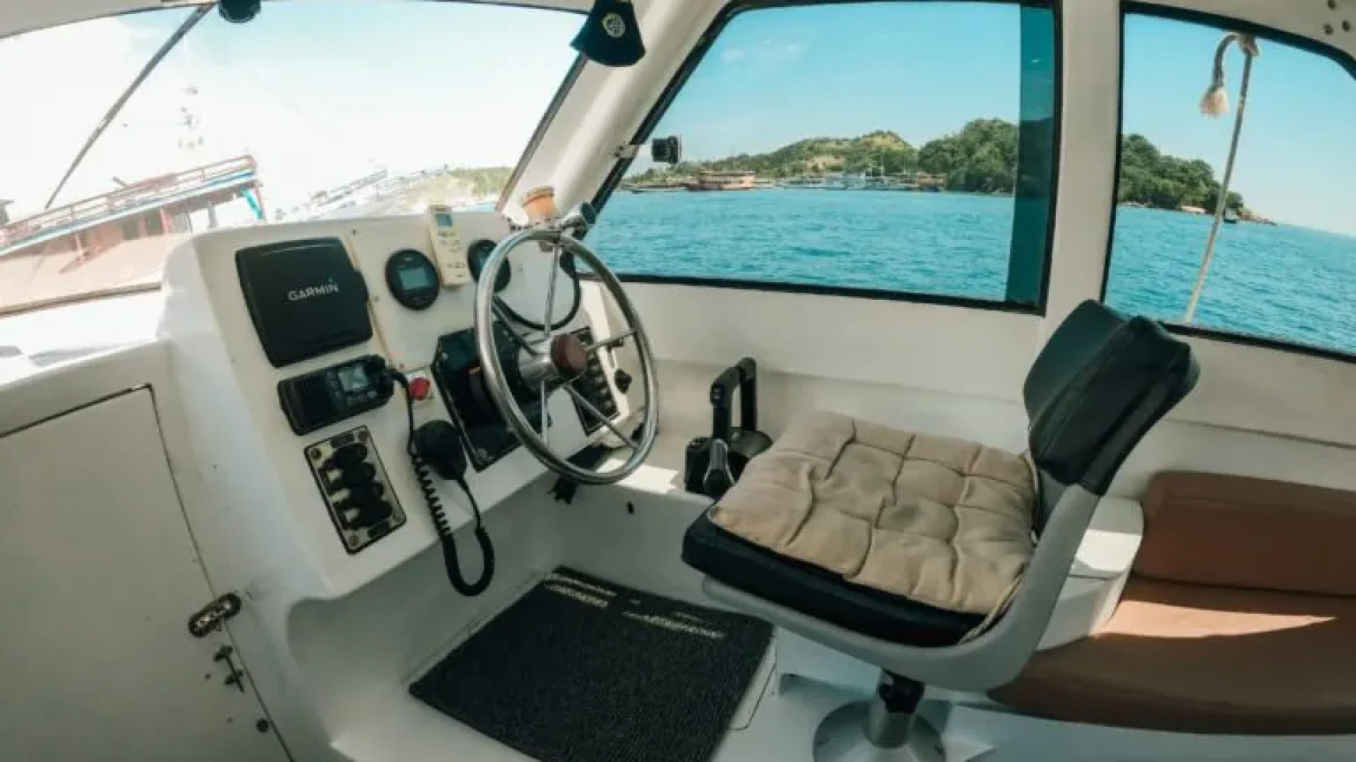 ARSIVA SPEED BOAT F9- STARFISHINDONESIA