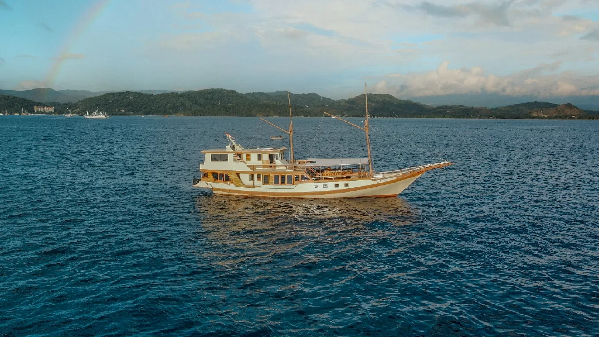 Almadira Boat