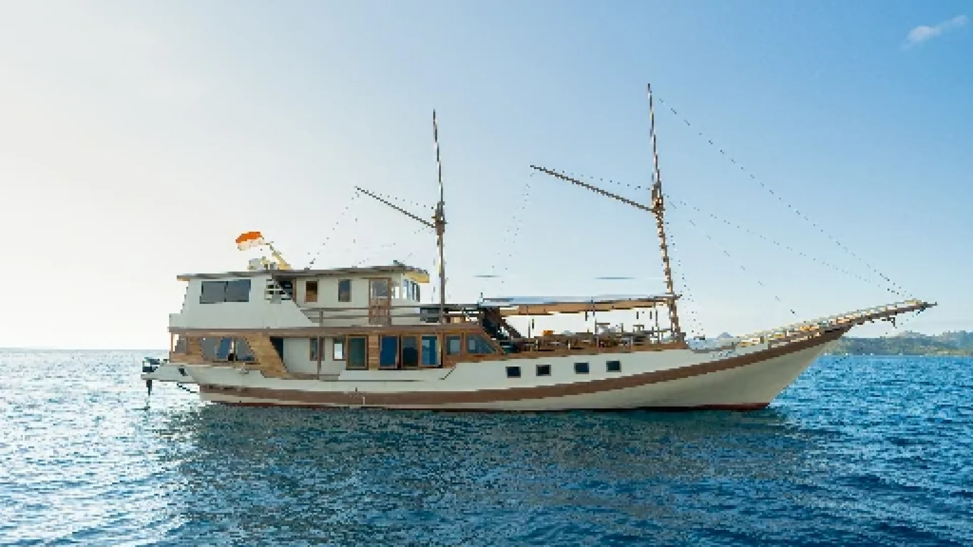 Almadira Wooden Boat