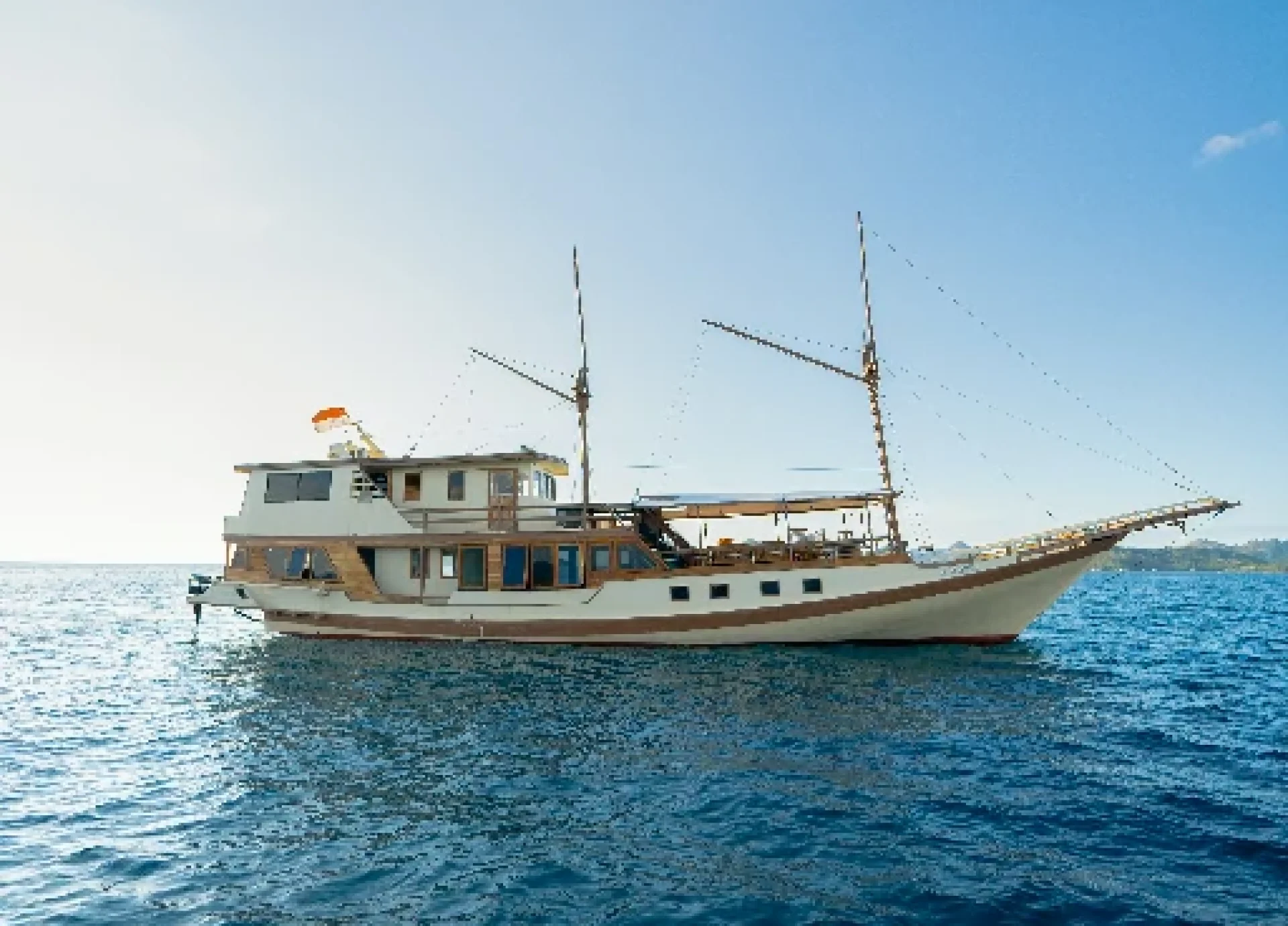 Almadira Wooden Boat