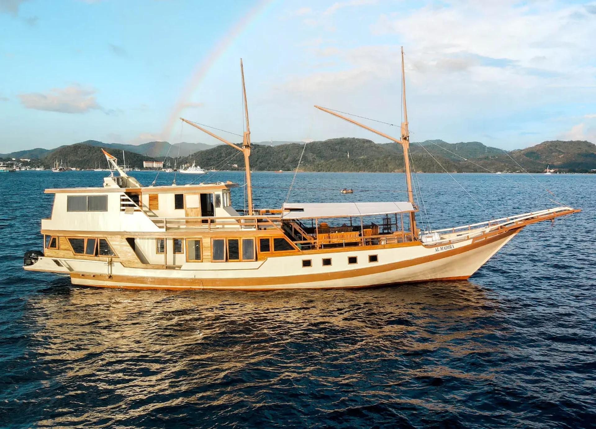 Almadira|Share Cabin a|Share Cabin b|Private Cabin a|Private Cabin b|Deluxe Ocean Cabin - Bathroom|Deluxe Ocean Cabin a|Deluxe Ocean Cabin b|Master Ocean Cabin a|Master Ocean Cabin b|Master Ocean Cabin c|Bathroom|Almadira Boat|Almadira Liveaboard|Almadira Wooden Boat|Almadira|Almadira-Sun deck|Indoor Dining Room b|Indoor Dining Room|Outdoor Dining Room a|Outdoor Dining Room b