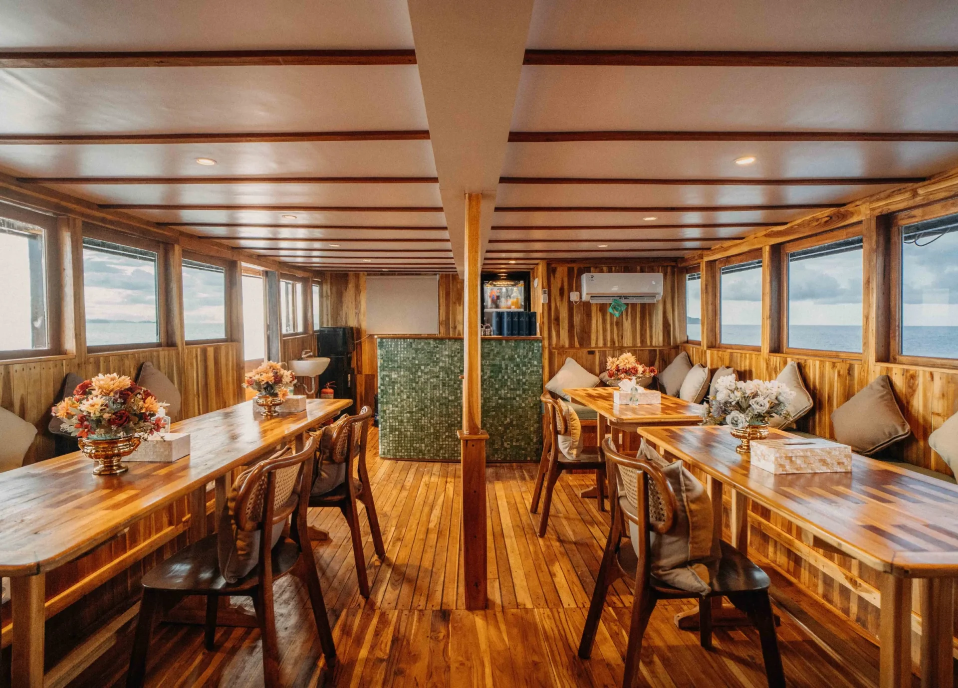 Diningroom - b