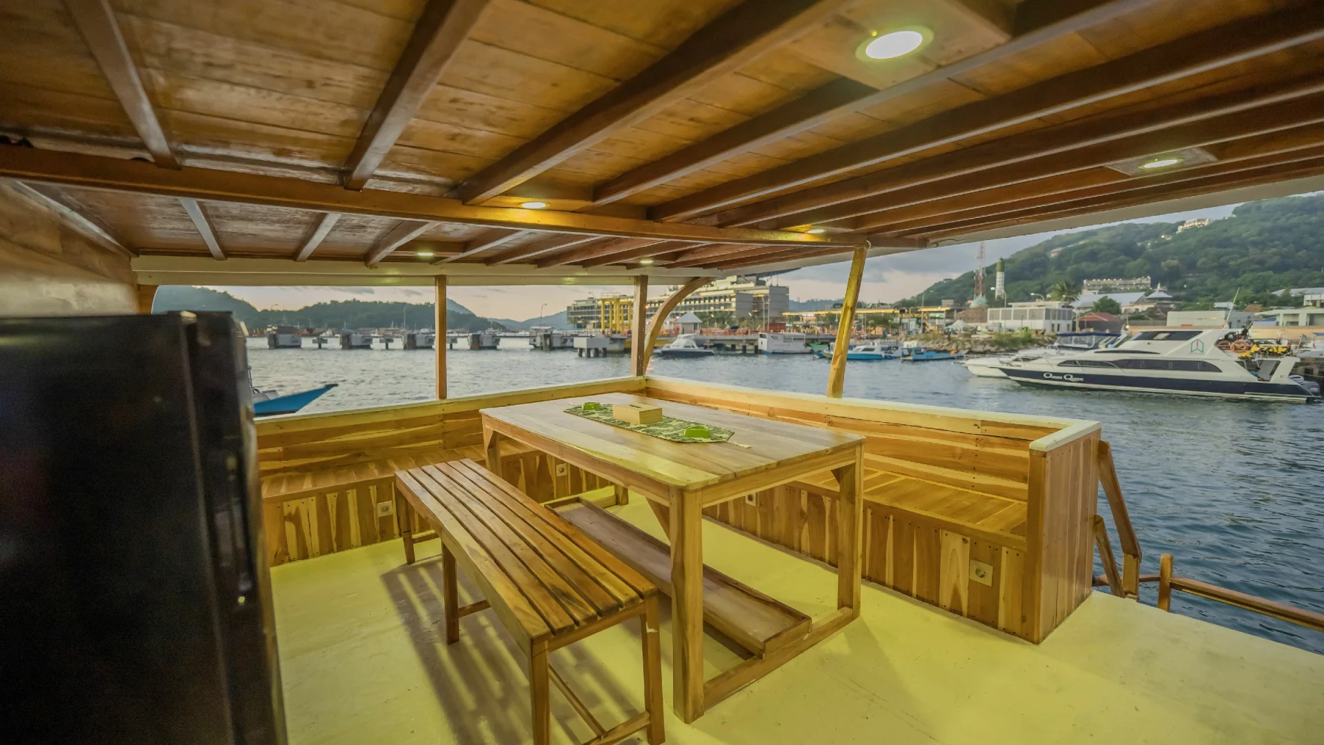 Dinning Room b