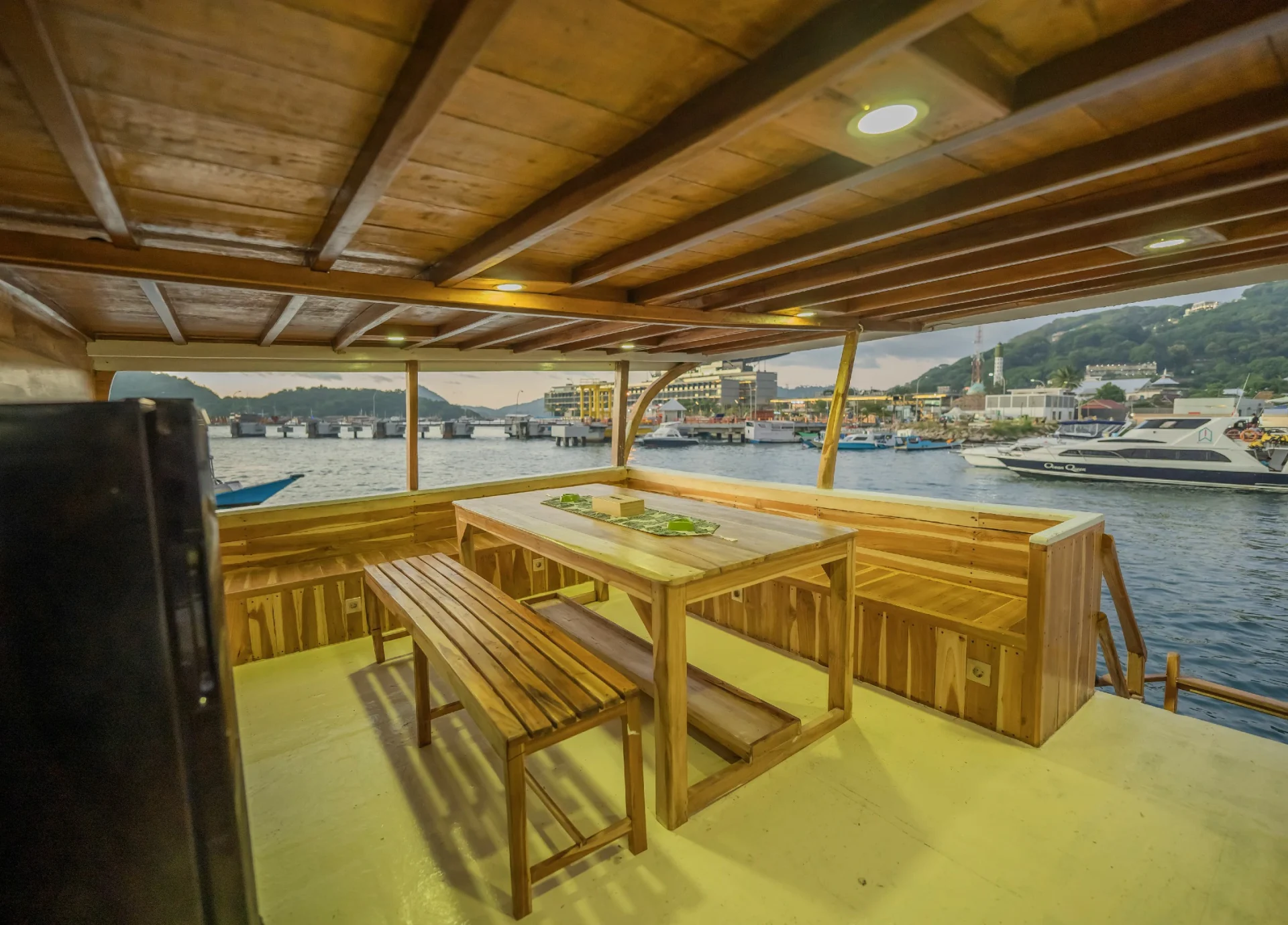 Dinning Room b