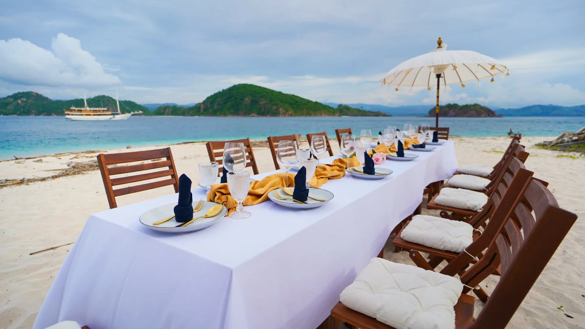 Food on the Beach b