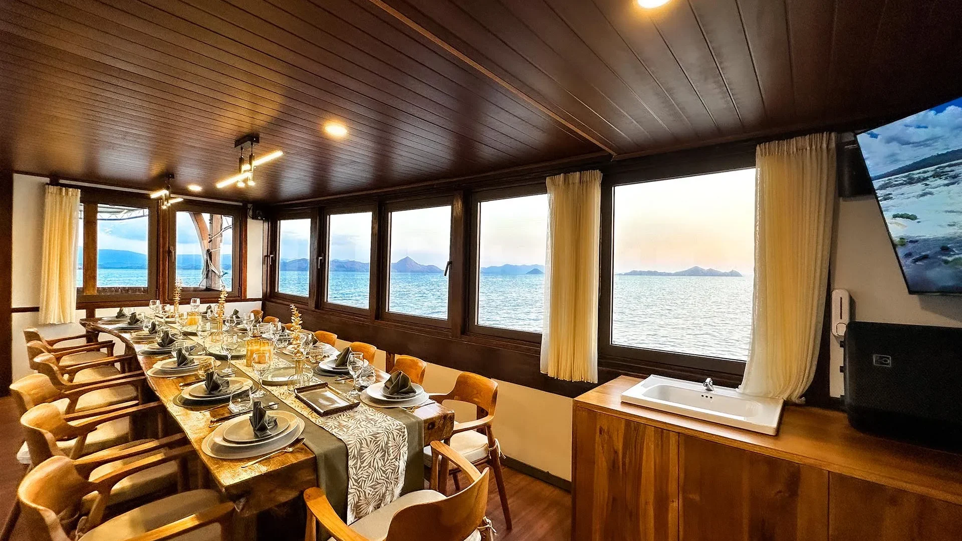 Indoor Dining Area_1_Neptune