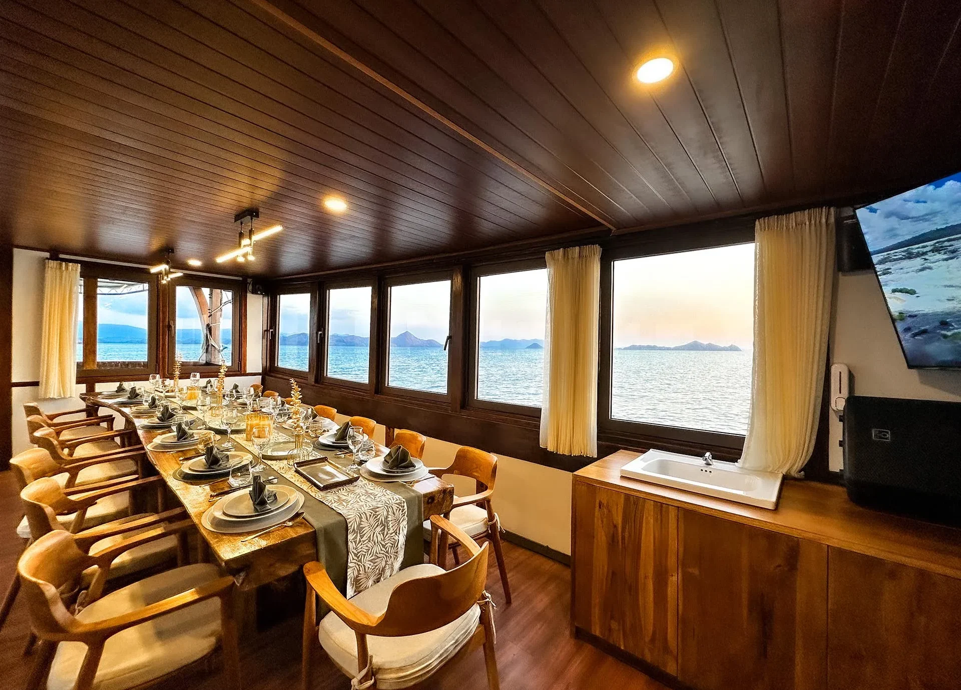 Indoor Dining Area_1_Neptune