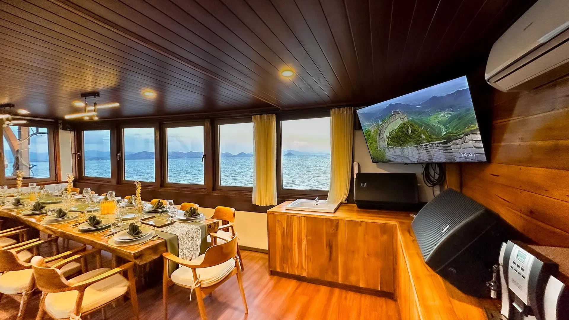 Indoor Dining Area_2_Neptune