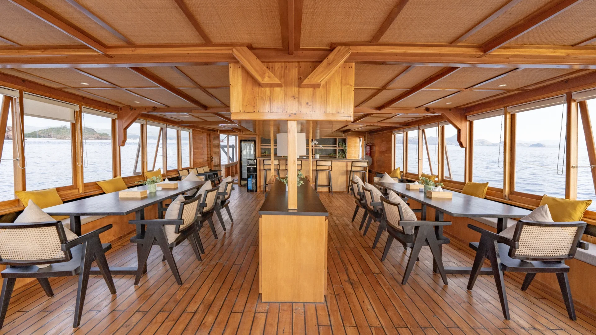 Indoor Dining room d - Lamborajo III