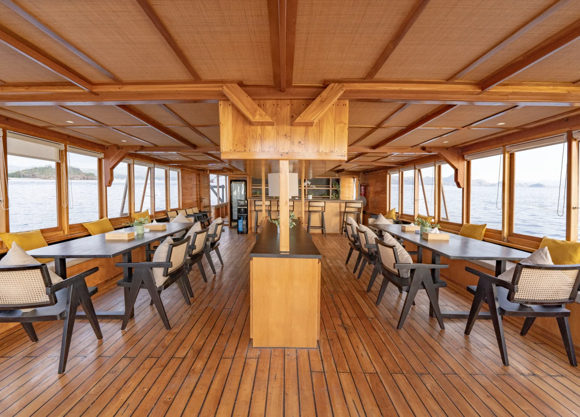 Indoor Dining room d - Lamborajo III