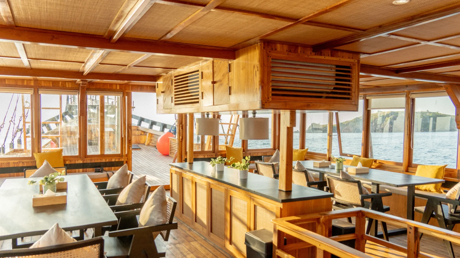 Indor Dining room a - Lamborajo III