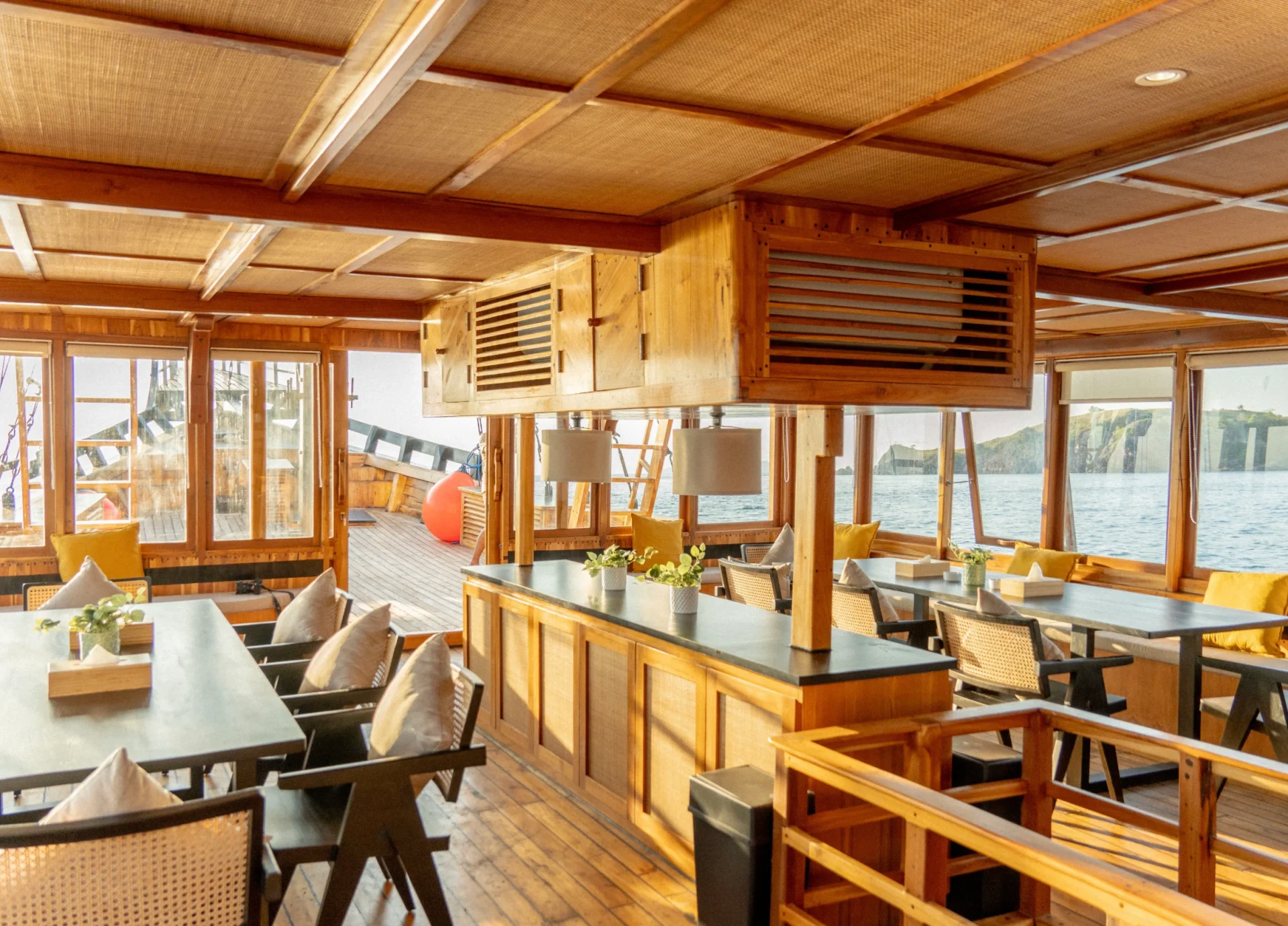 Indor Dining room a - Lamborajo III