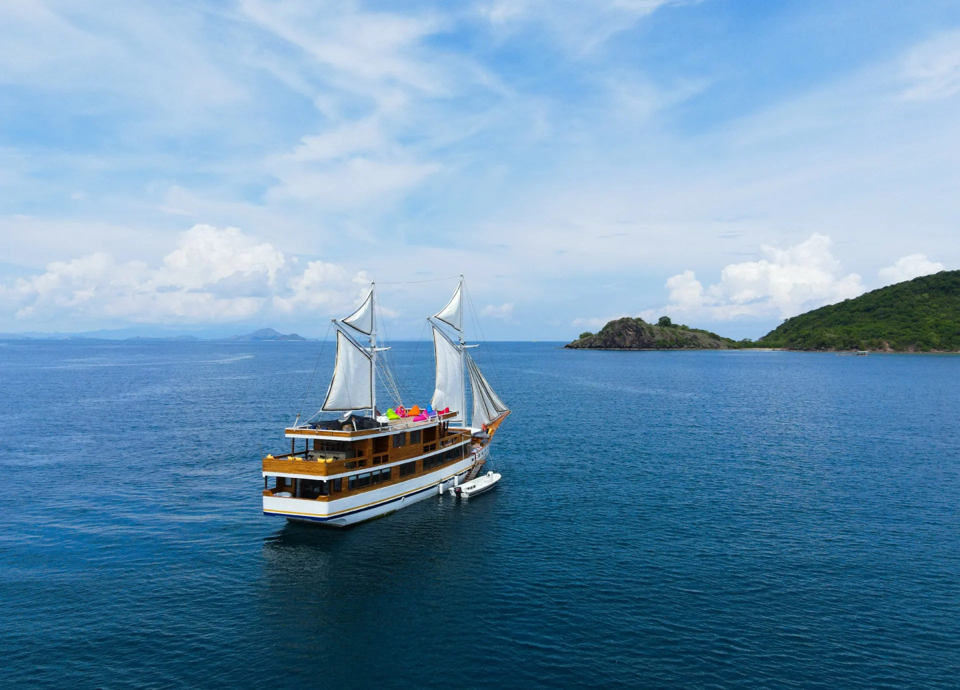 LaMain Voyage View a