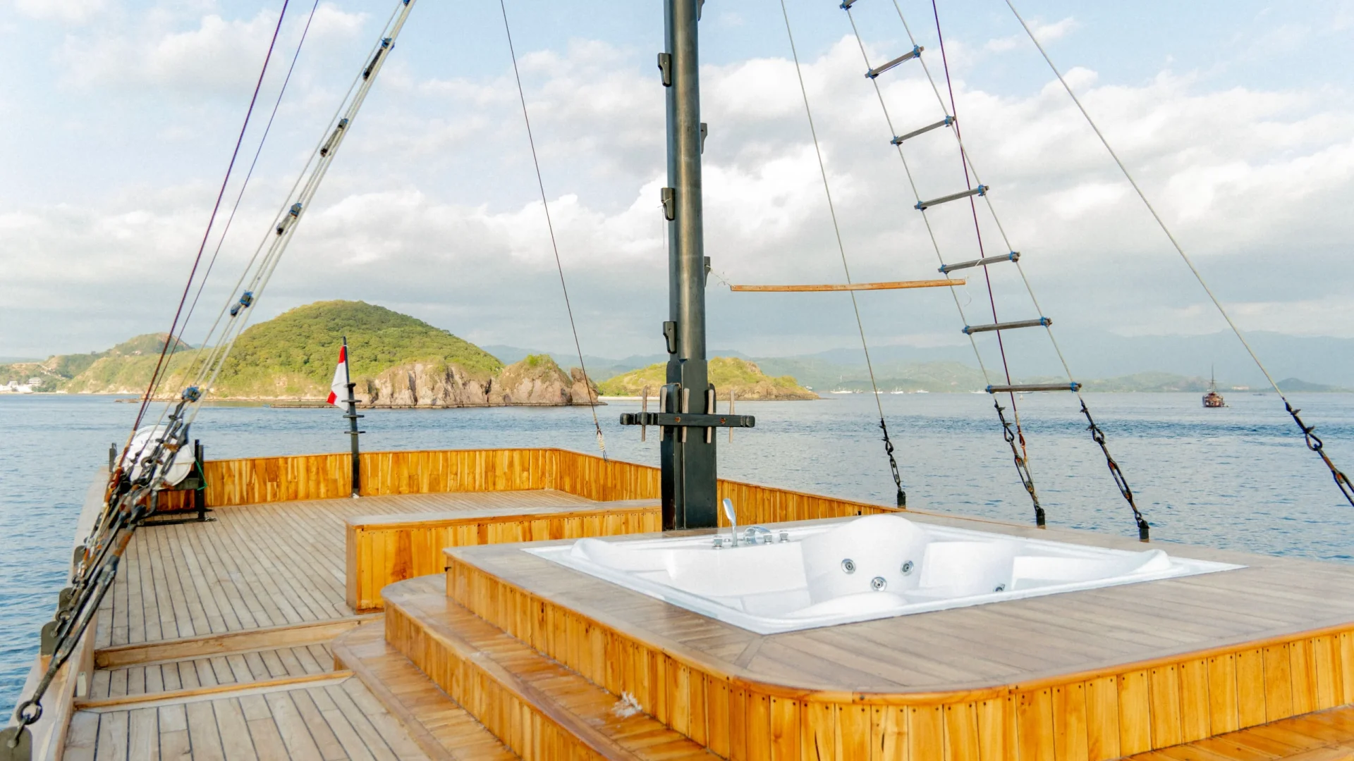 Main Jacuzzi a - Lamborajo III