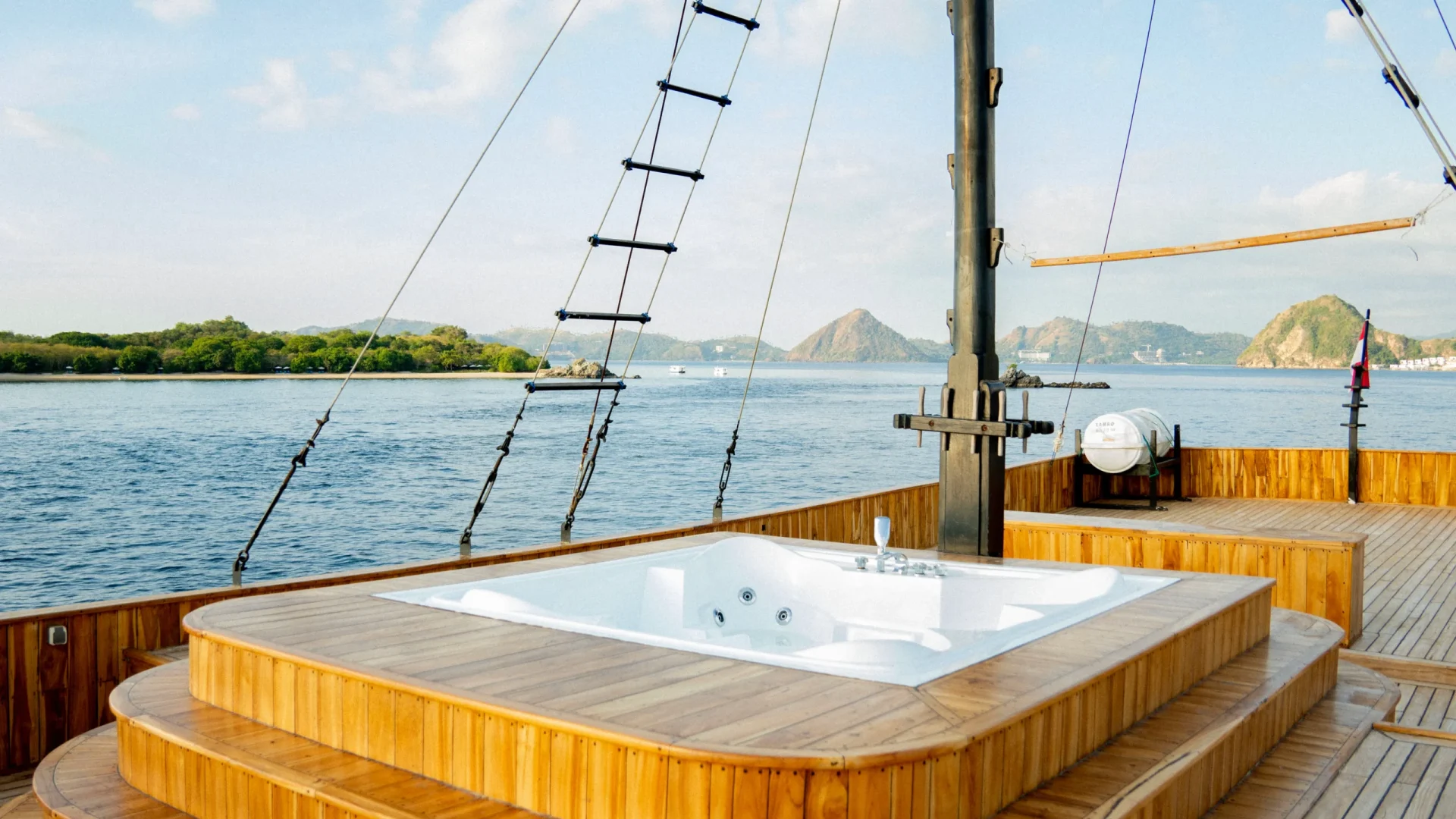Main Jacuzzi b - Lamborajo III