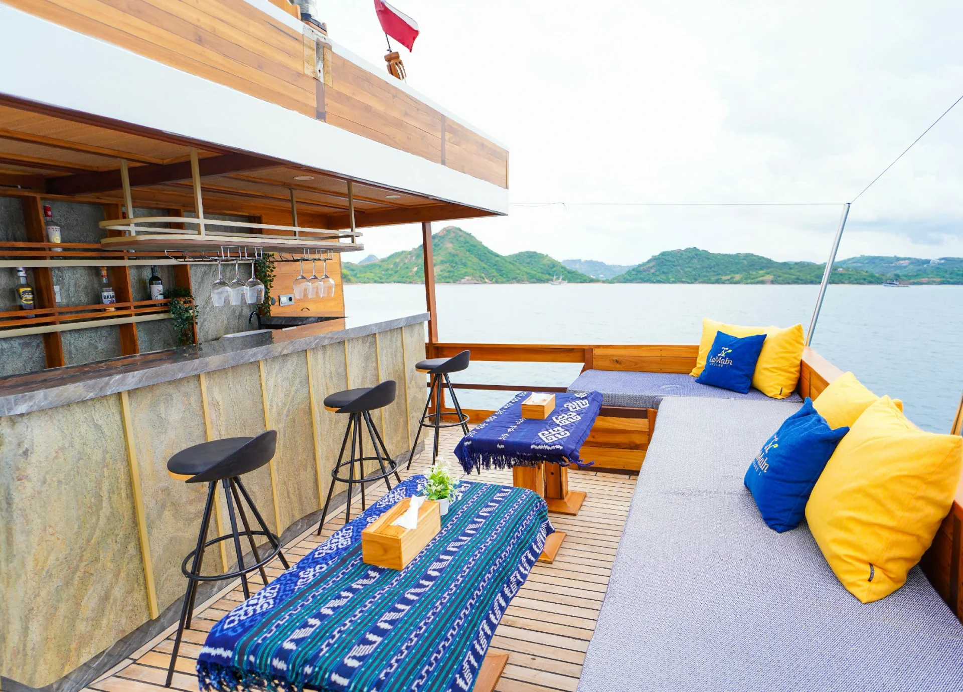 Mini Bar with Relaxing Area