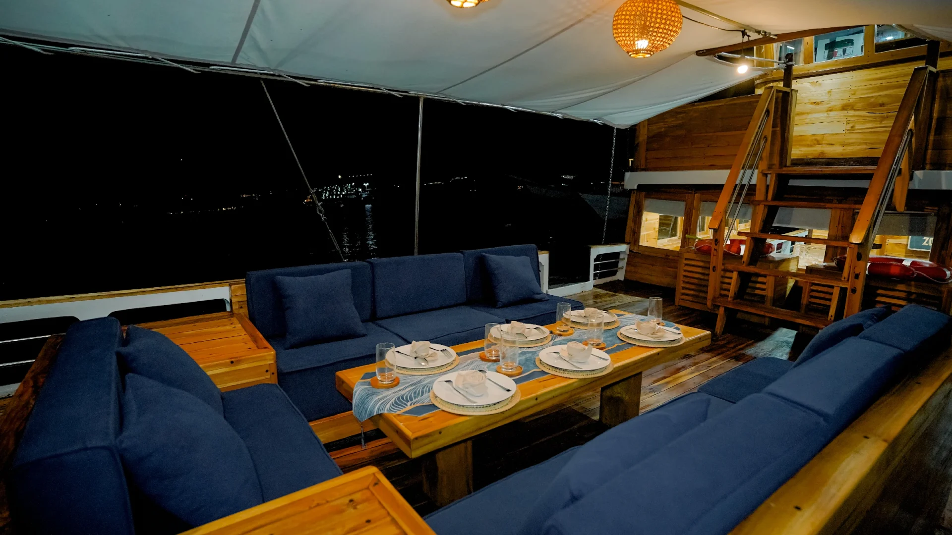 Outdoor Dining Area_Barakati Cruises (2)