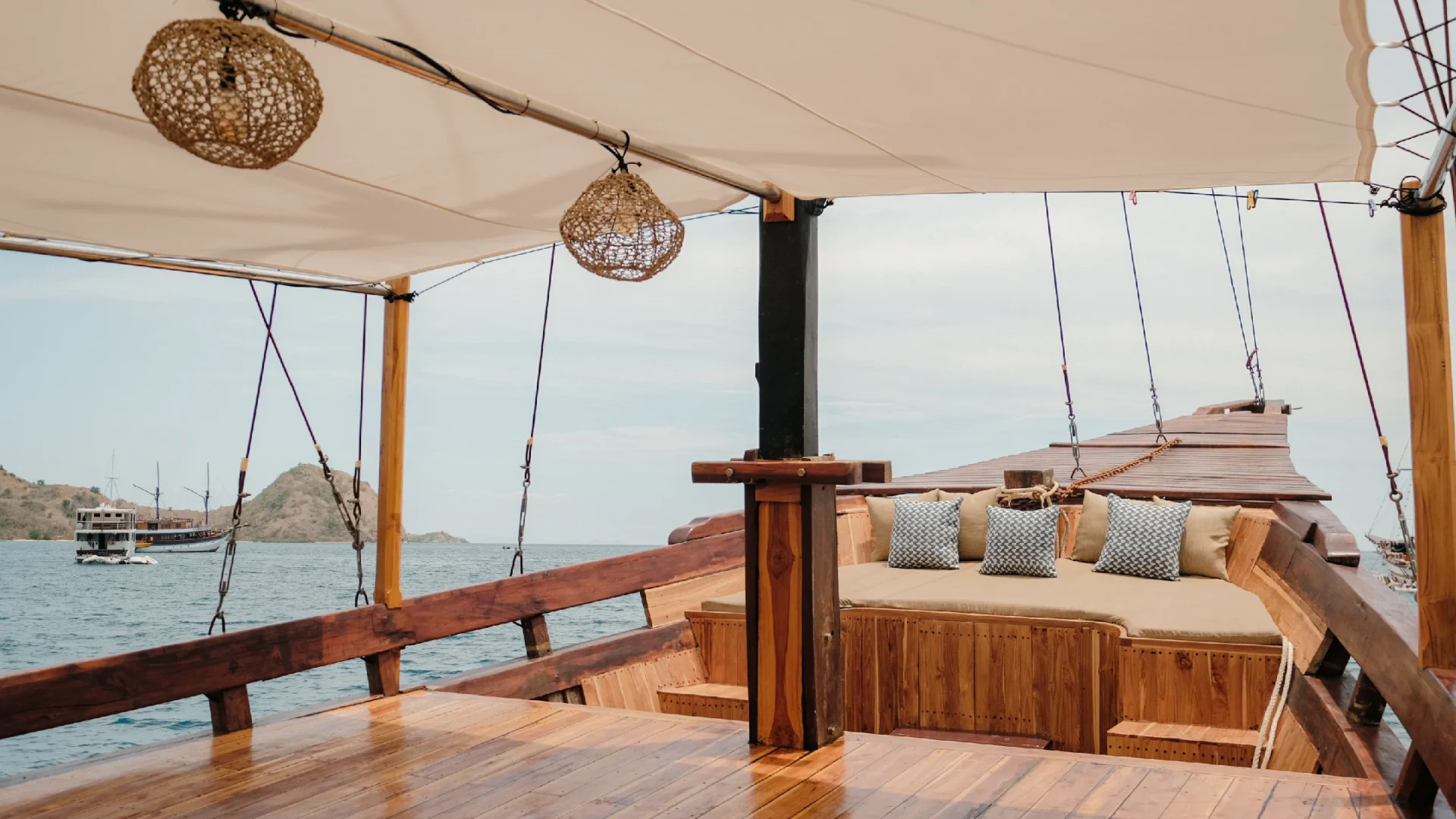 Outdoor Relax Area_2_Main Deck