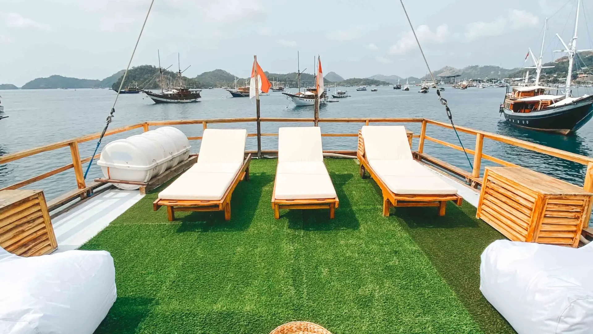 Sundeck - b