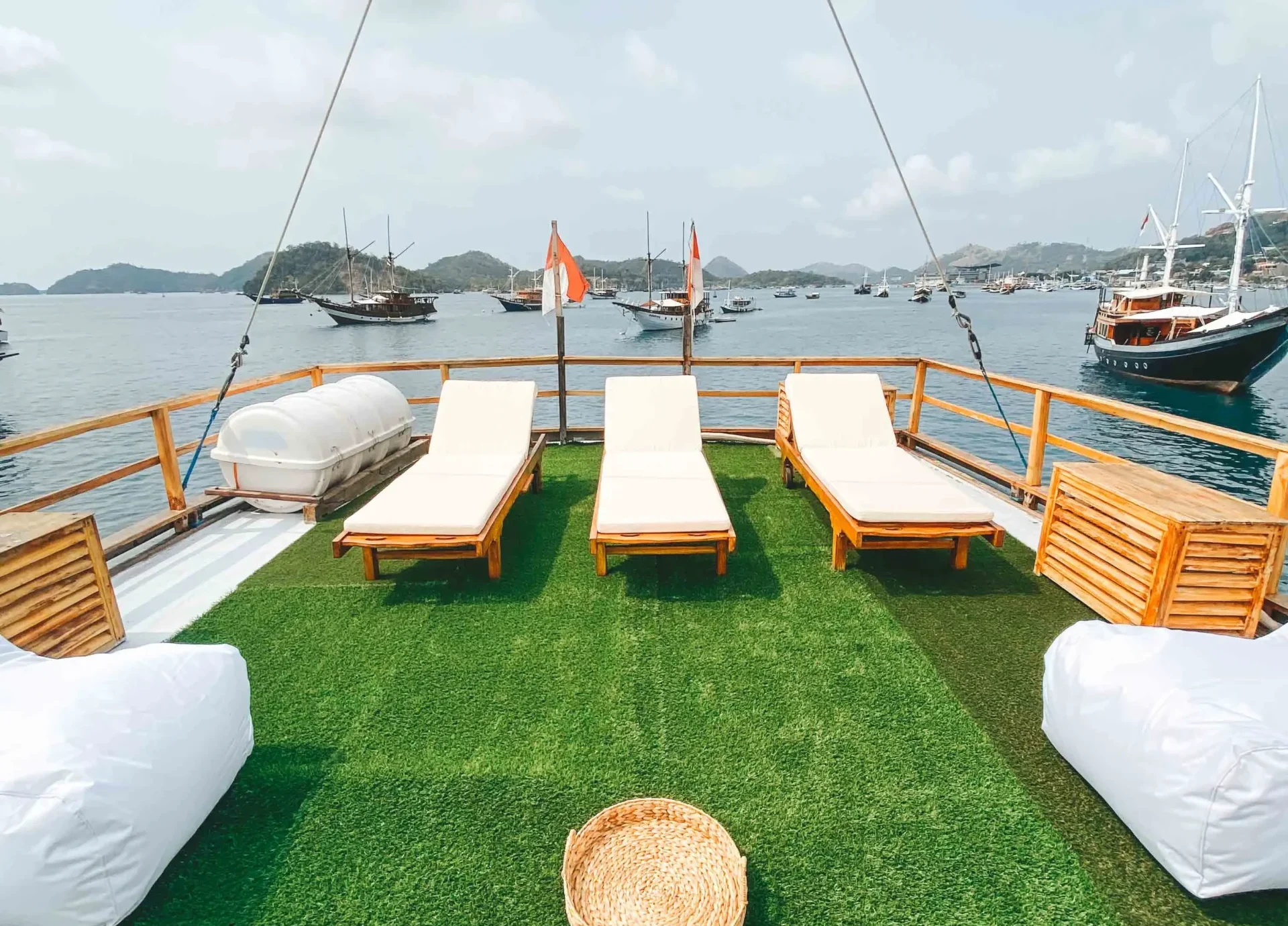 Sundeck - b