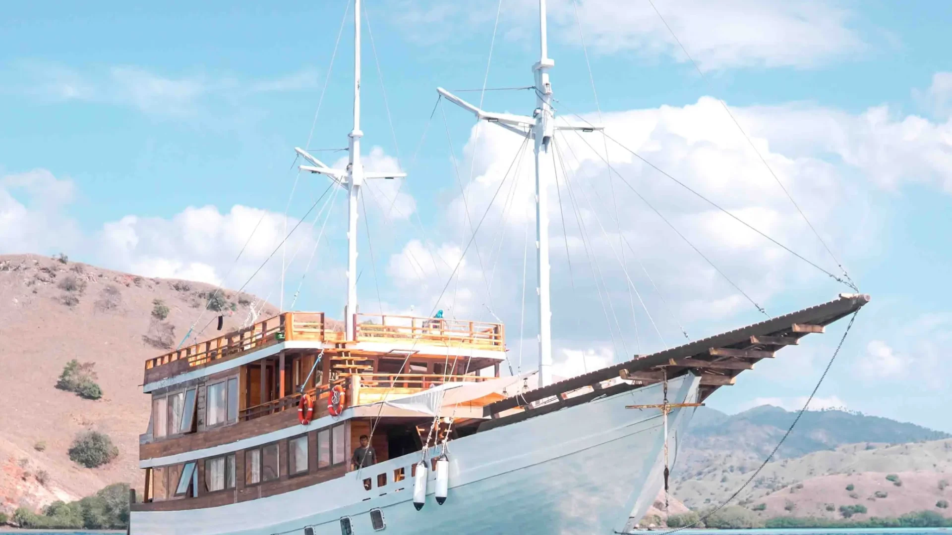 Yumana Liveaboard-a