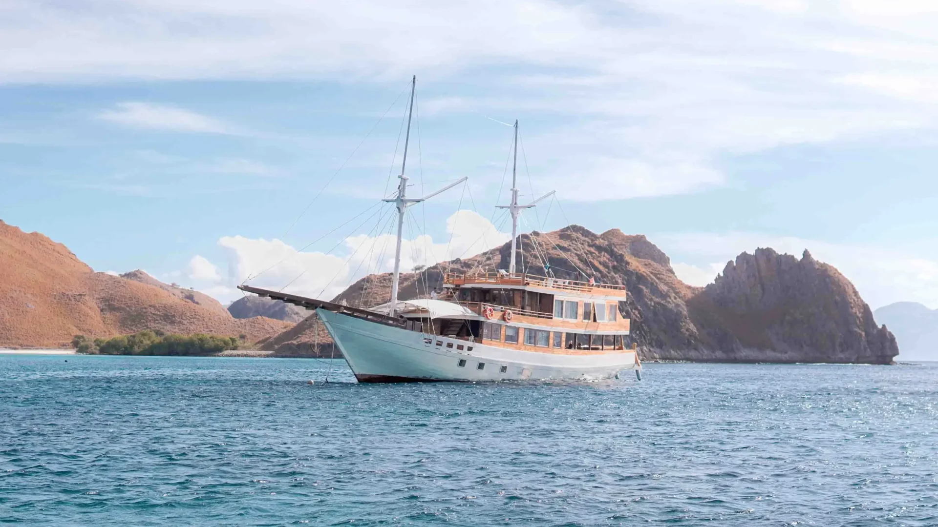 Yumana Liveaboard-c